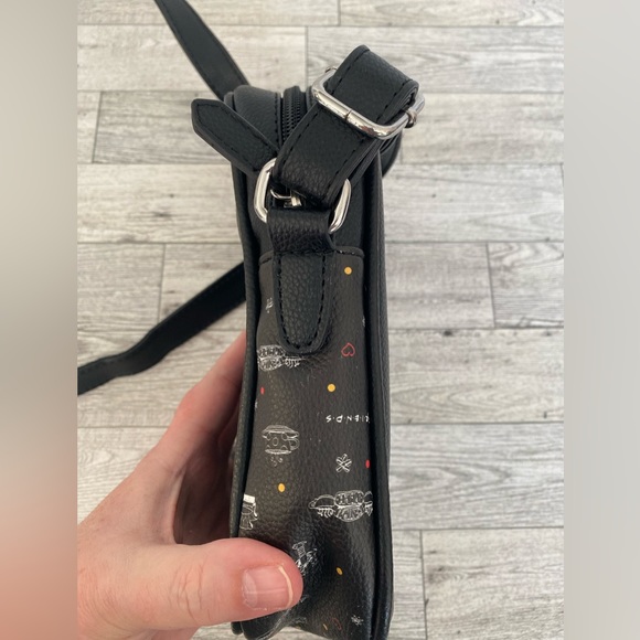 Friends Central Perk Purse Crossbody Bag TV Show Black Danielle Nicole DANI‎ - Picture 5 of 7